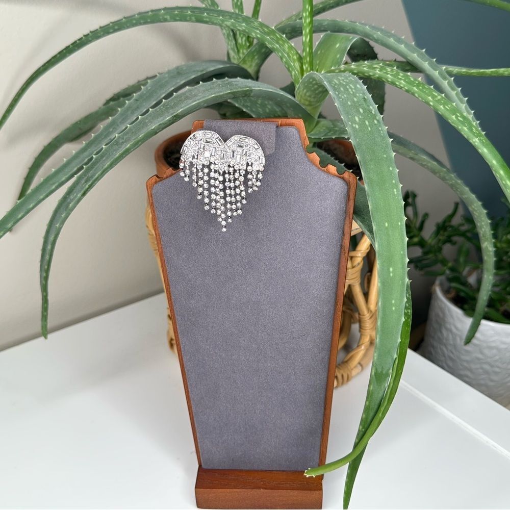 Free People Hearts On Fire Dangle Earrings Rhinestone Heart Fringe Statement NWT - Picture 3 of 12